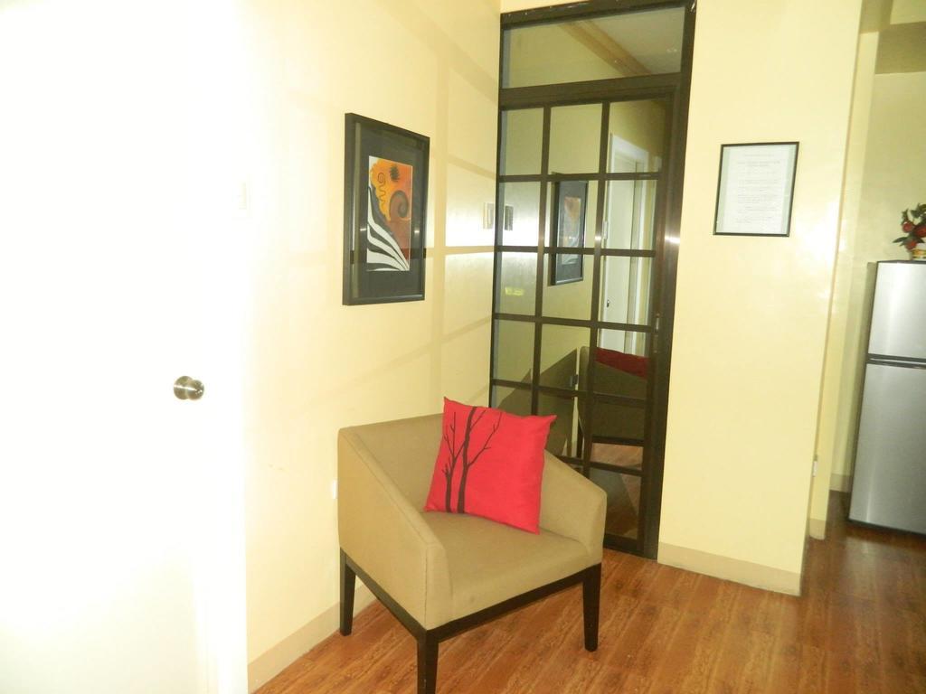 The Saint Joseph Residential Suites Lucena Pokój zdjęcie