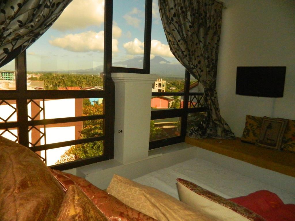 The Saint Joseph Residential Suites Lucena Pokój zdjęcie