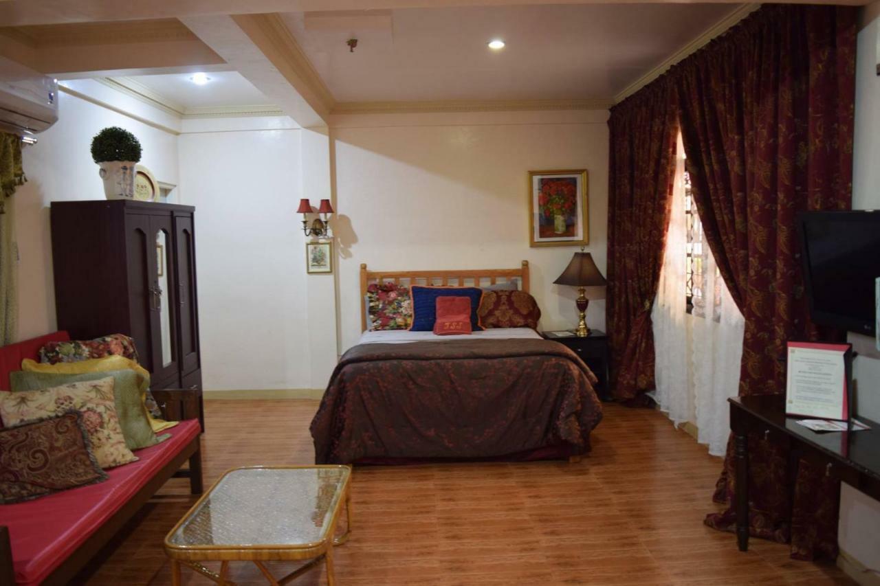 The Saint Joseph Residential Suites Lucena Zewnętrze zdjęcie